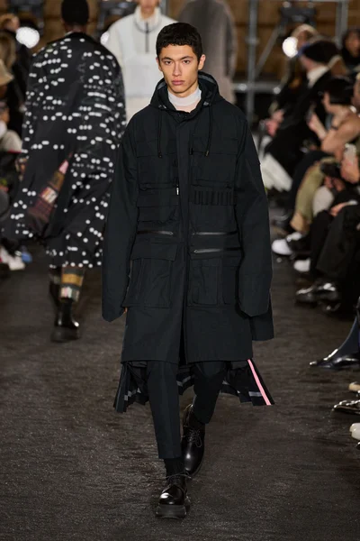 Look 50